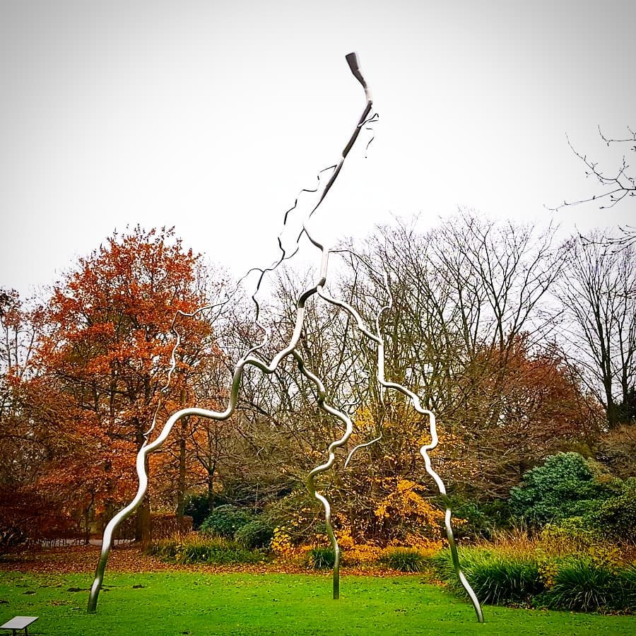 Lightning⠀
